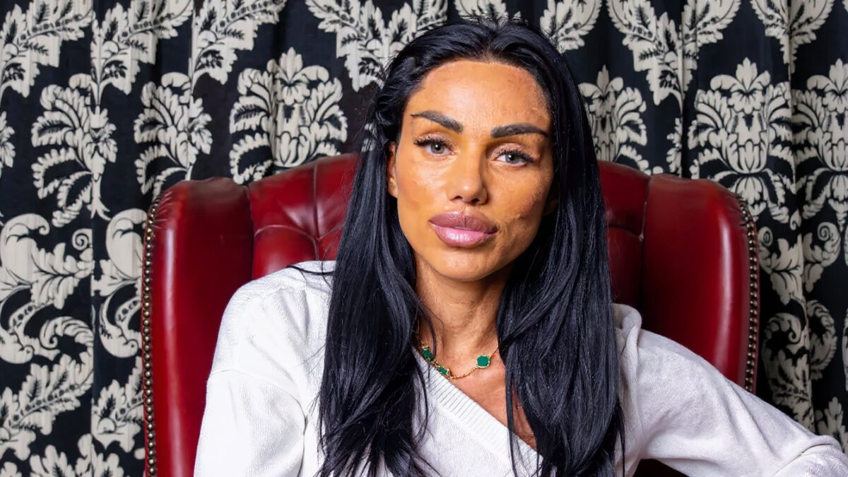 Katie Price operații