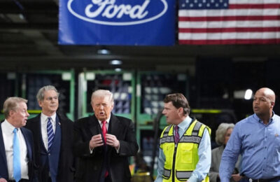 Angajat Ford, suspendat după ce l-a huiduit pe Trump. A strâns donații de 800.000 de dolari