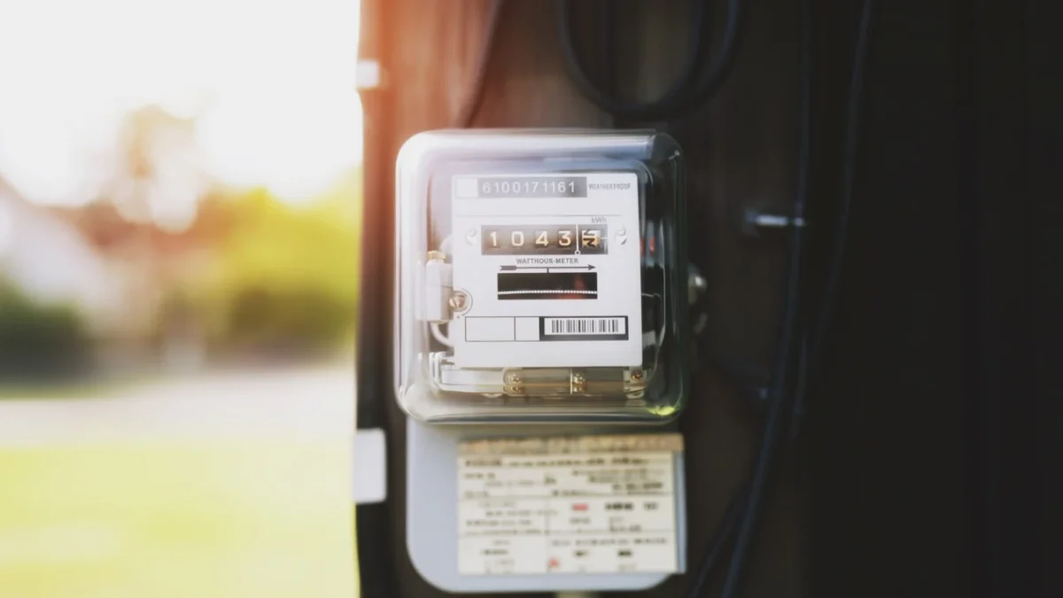 ANRE pregătește alerte SMS la 80% din consumul de energie pentru a evita facturile-șoc