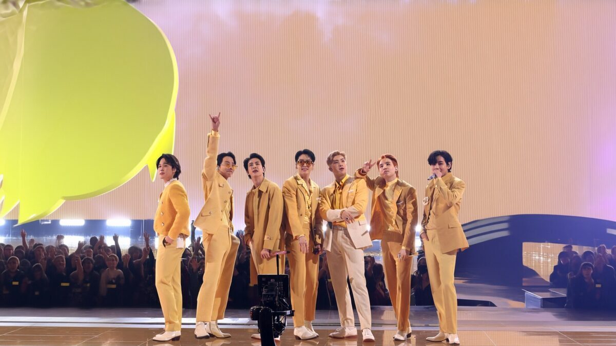 BTS revine cu un concert secret pentru 200 de fani la Guggenheim
