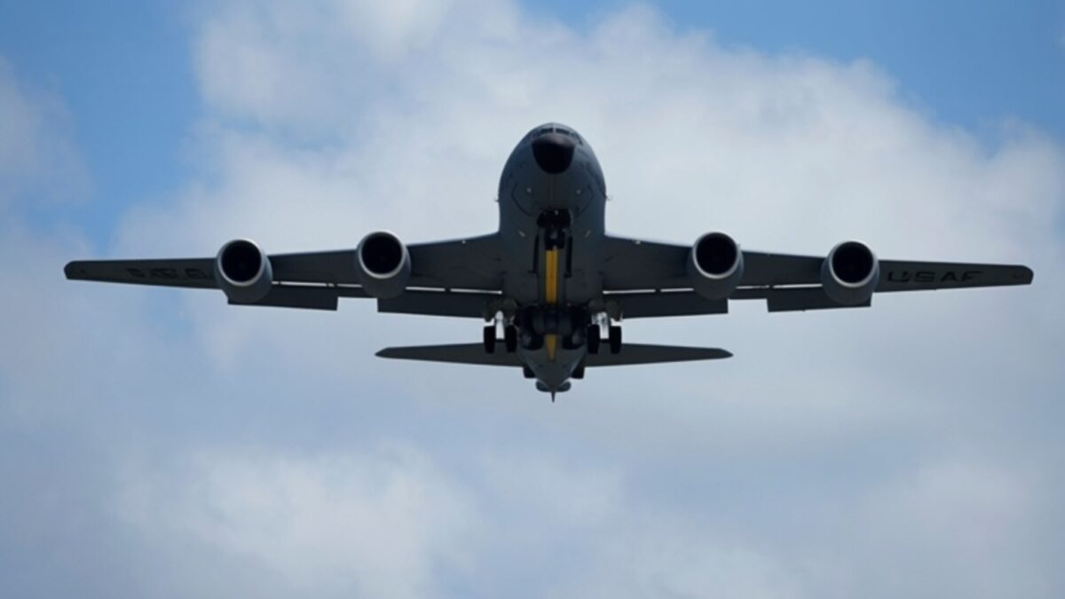 Avioanele Boeing KC-135 de la București, prima misiune de 6 ore deasupra Mediteranei