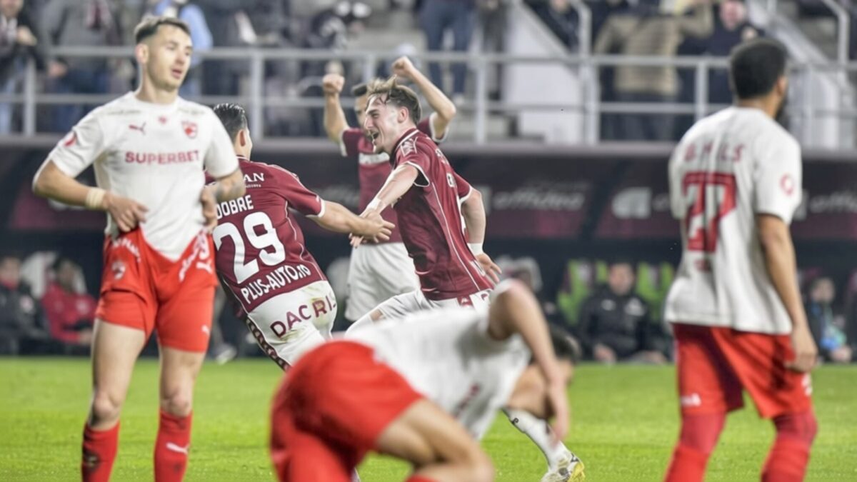 Rapid urcă pe primul loc după 3-2 cu Dinamo și anunță lupta la titlu