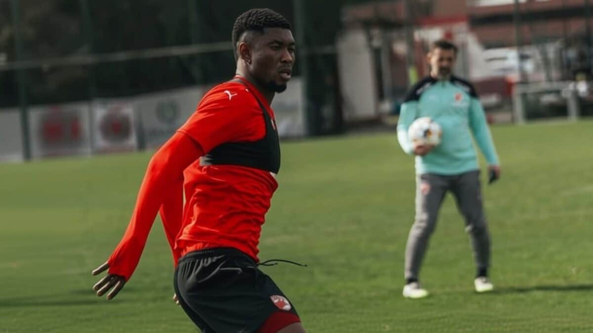 Dinamo primește 2 componente cheie înaintea testului decisiv cu Universitatea Craiova