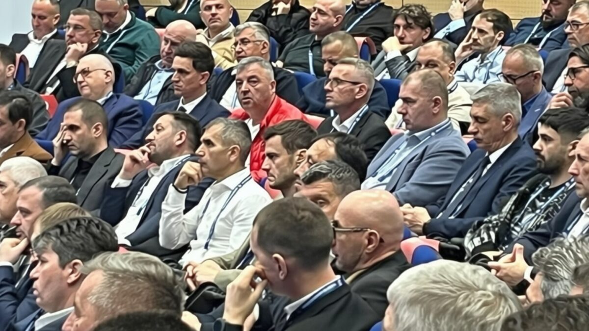 Mihai Stoica a votat cu Dinamo la FRF. Nicolescu a primit doar 4 voturi