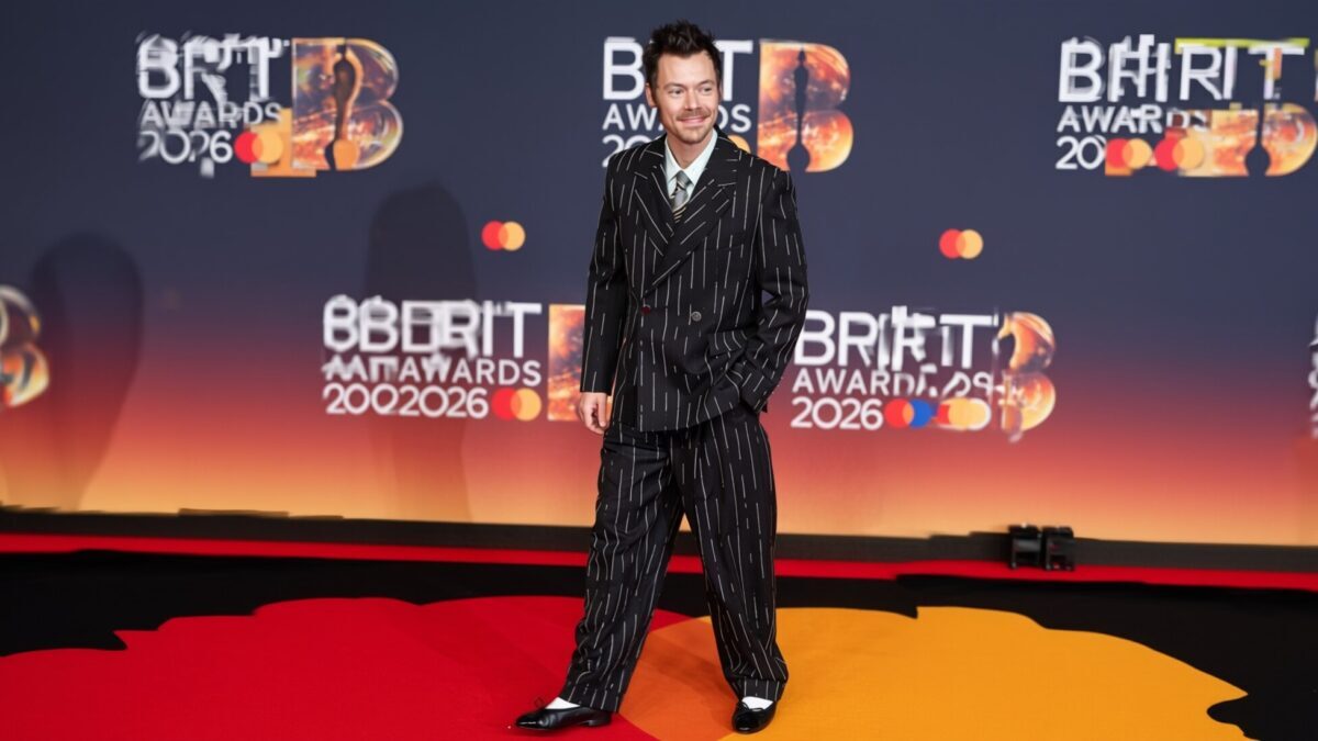 Harry Styles impune trendul balerinilor la Grammy și Brit Awards 2026