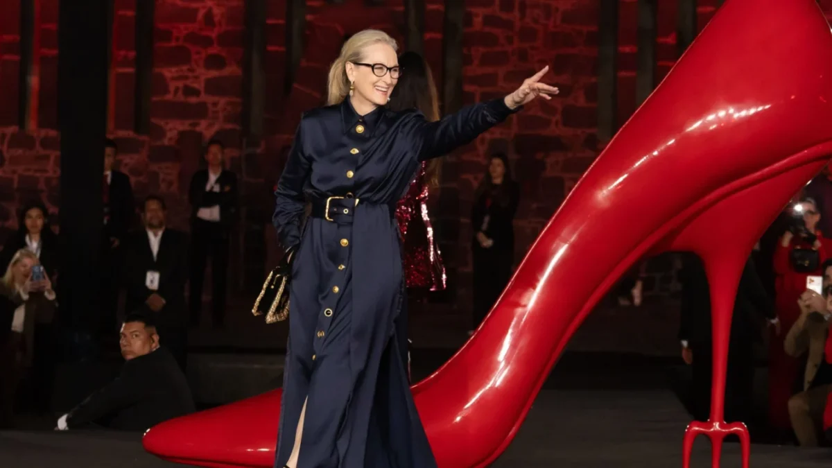 Meryl Streep va purta peste 30 de ținute în turneul pentru Prada 2