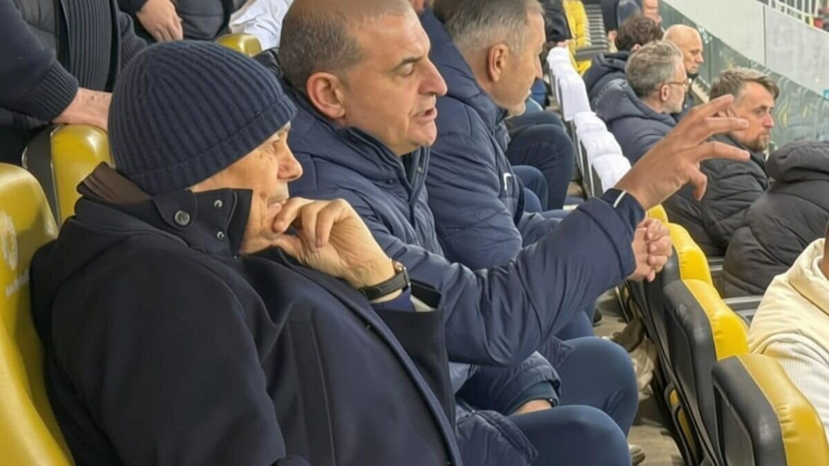 Mircea Lucescu anunță vineri la ora 12 – 00 lotul pentru barajul cu Turcia