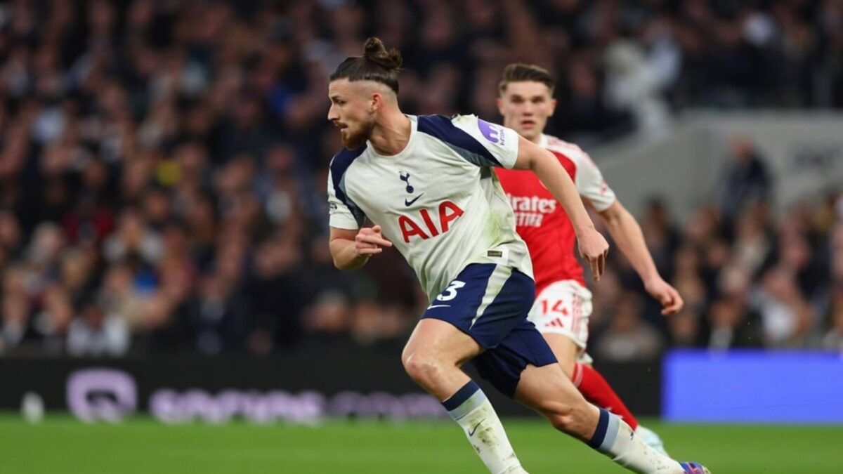 Tottenham înfruntă Nottingham Forest într-un duel direct cu 30 de puncte