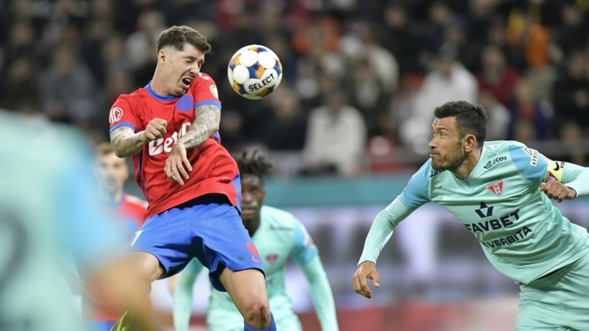 Mirel Rădoi explică de ce 3 atacanți din play-out sunt la națională