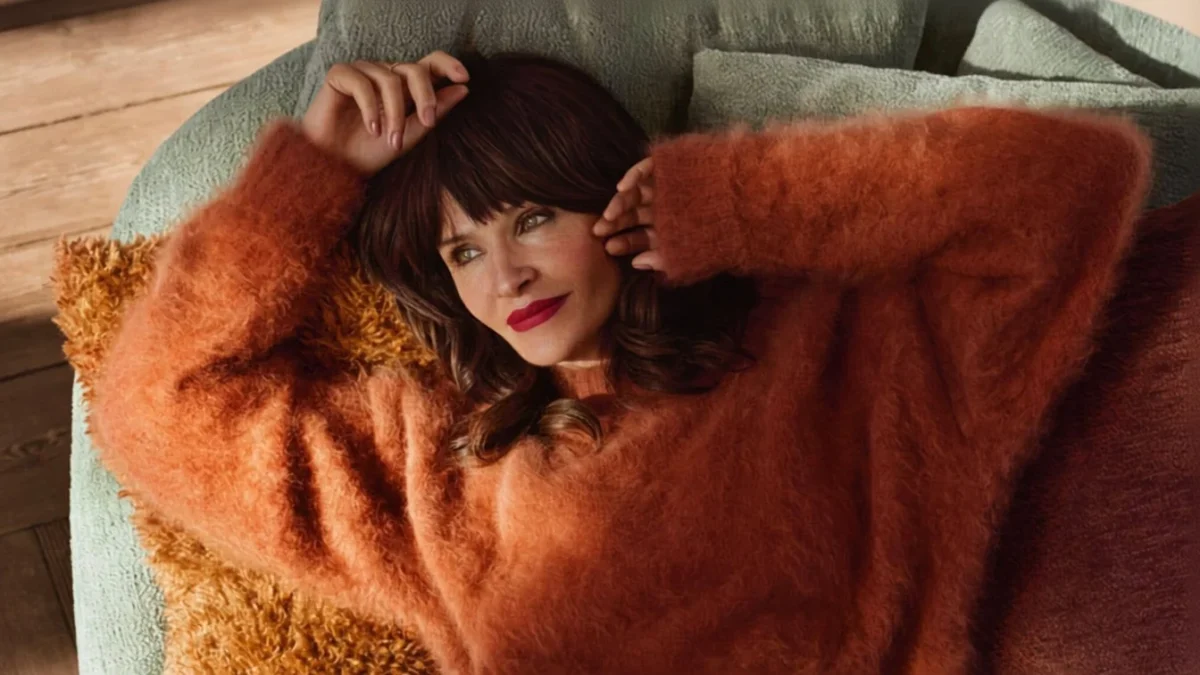 Helena Christensen se reinventează la 57 de ani în designul de mobilier