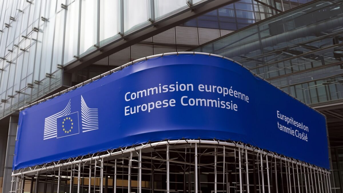 Italia taie prețul benzinei cu 0,25 euro pe litru în plină criză energetică UE