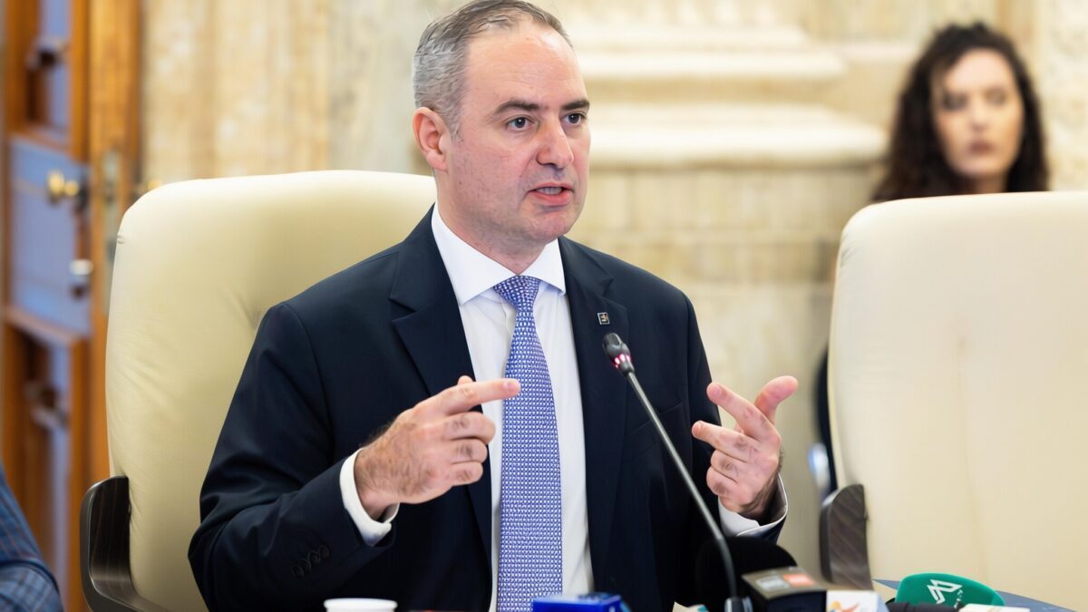 Nazare respinge tăierea accizei cu 40% la carburanți și avertizează șoferii