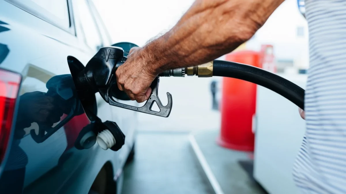 A cincea scumpire consecutivă duce prețul benzinei la peste 9 lei litrul