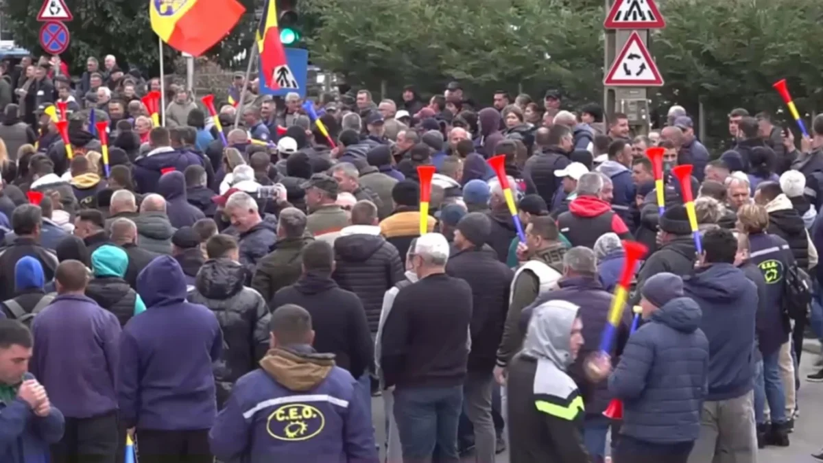 Protest cu 1.000 de mineri la Guvern contra disponibilizării a 2.000 de angajați
