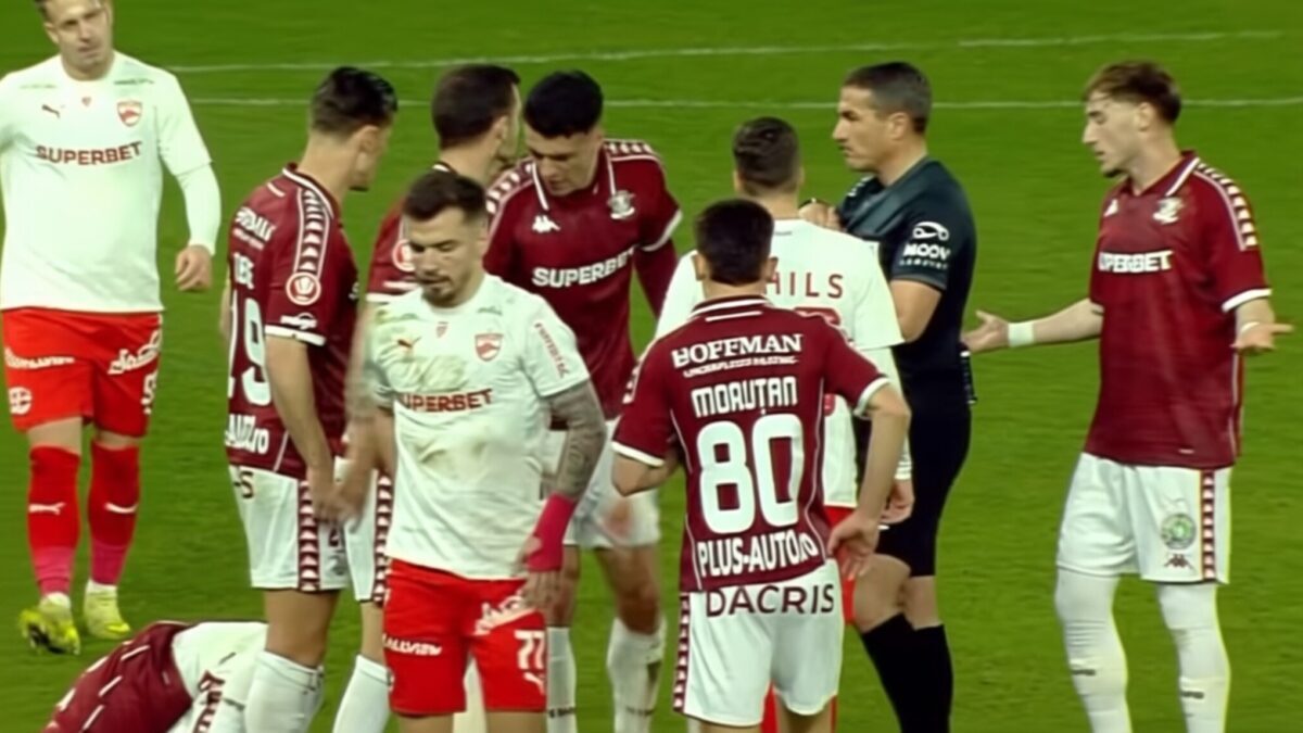 Rapid acuză 2 decizii ale lui Kovacs în derby-ul câștigat cu 3-2 contra Dinamo