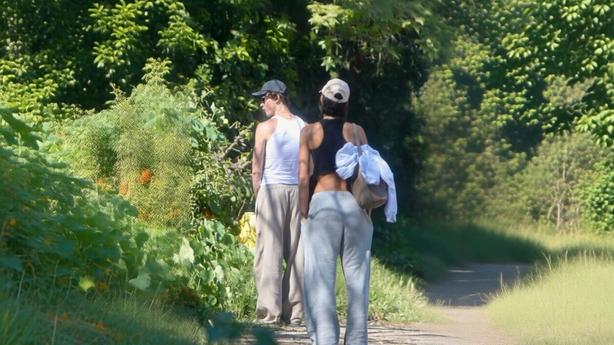 Shawn Mendes, la 27 de ani, surprins urinând în public lângă iubita sa