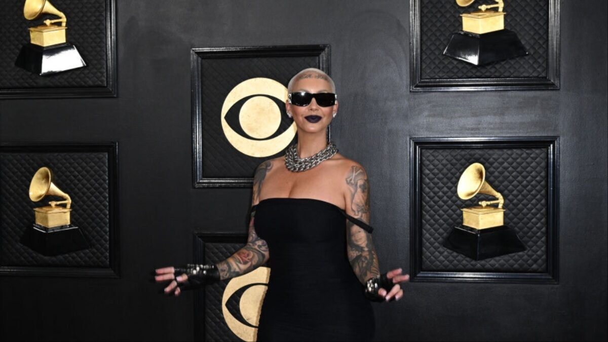 Amber Rose pozează într-un body îndrăzneț și stârnește admirația fanilor