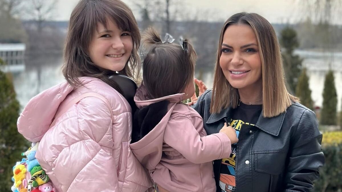 Andreea Antonescu dezvăluie viața din America alături de fiicele sale