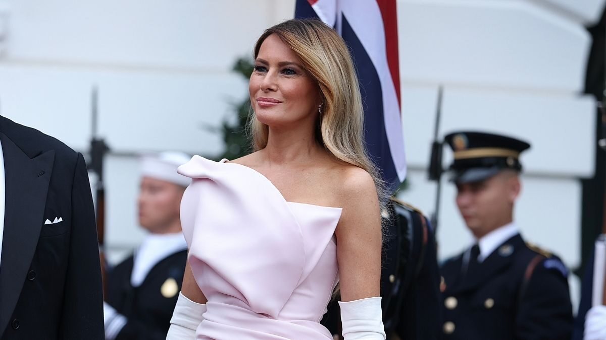 Rochia Dior Haute Couture purtată de Melania Trump la cina cu Regele Charles