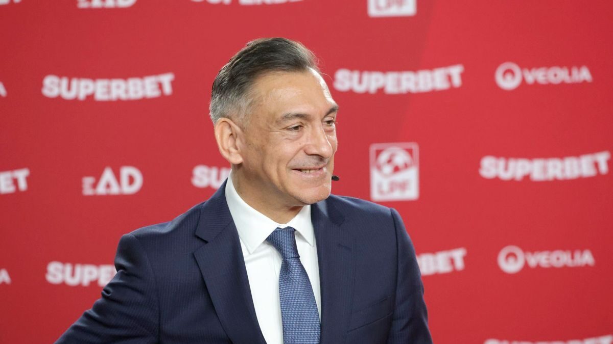 Mutu îl ironizează pe Dumitrescu în privința noului antrenor de la FCSB