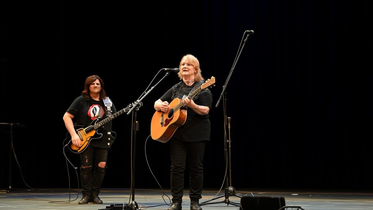 Emily Saliers (Indigo Girls) anunță 2 boli incurabile la 62 de ani
