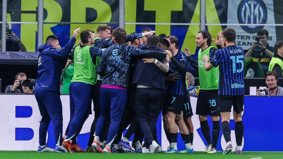 Inter câștigă cu 5-2 cu Roma iar Lautaro explică gestul pentru Bastoni