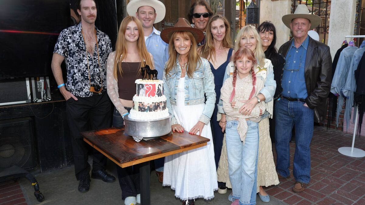 Jane Seymour aniversează 75 de ani alături de distribuția Dr. Quinn