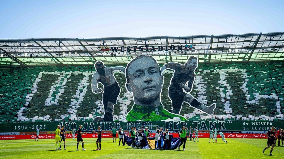 Josef Uridil, legenda cu 5 titluri, omagiat de Rapid Viena în victoria cu 1-0