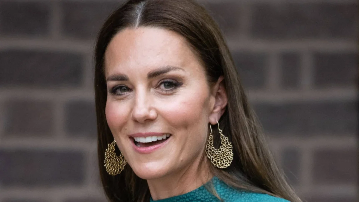 Rochia cu spatele gol din 2006 pe care Kate Middleton nu ar mai purta-o azi