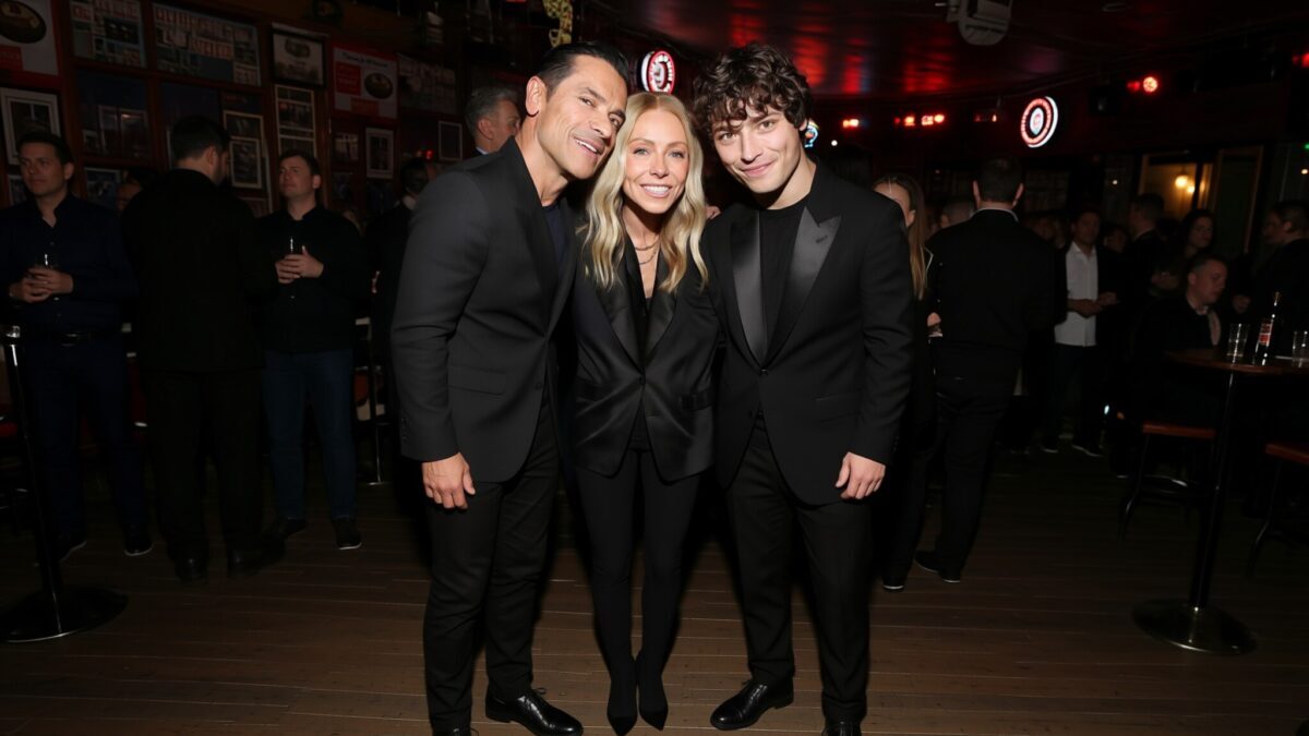 Kelly Ripa, uimită de fiul de 23 de ani care a debutat pe Broadway