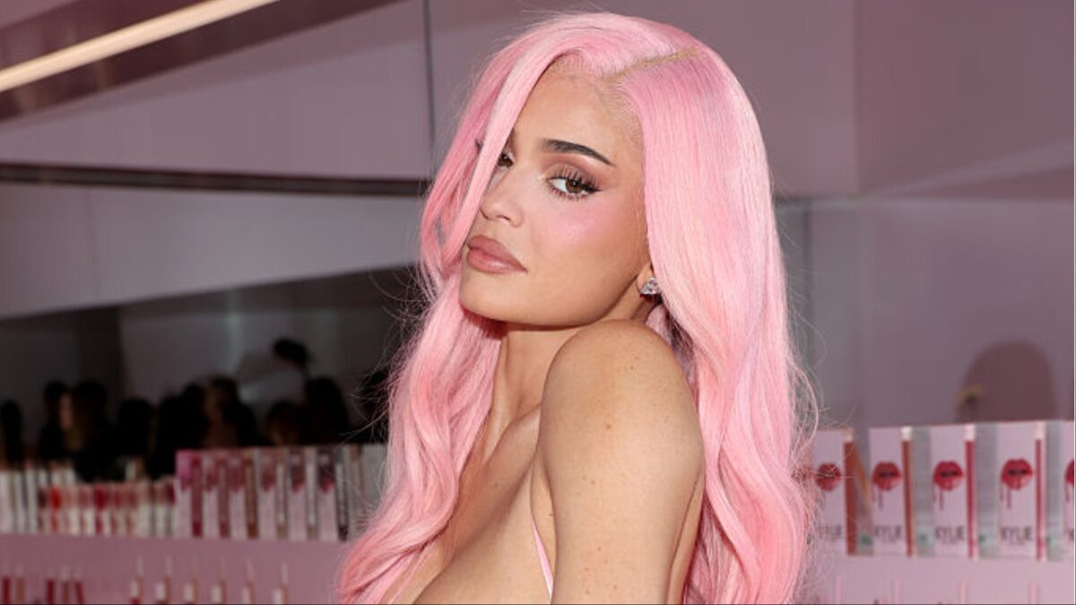 Noua colecție Khy a lui Kylie Jenner se lansează pe 28 aprilie