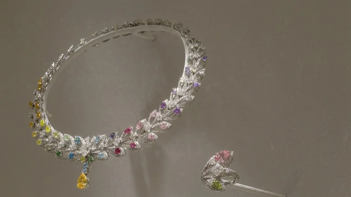 Louis Vuitton Mythica aduce 110 bijuterii și un diamant de 3.31 carate