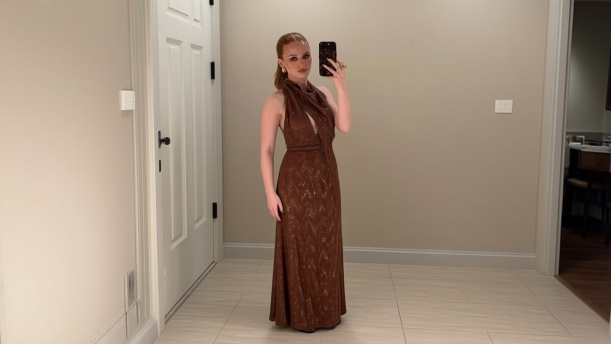 Madelaine Petsch atrage 254.000 de aprecieri cu o postare pentru Alo