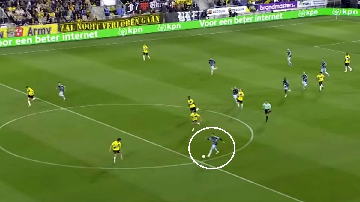 Mika Godts înscrie un gol antologic pentru Ajax și ajunge la 16 reușite