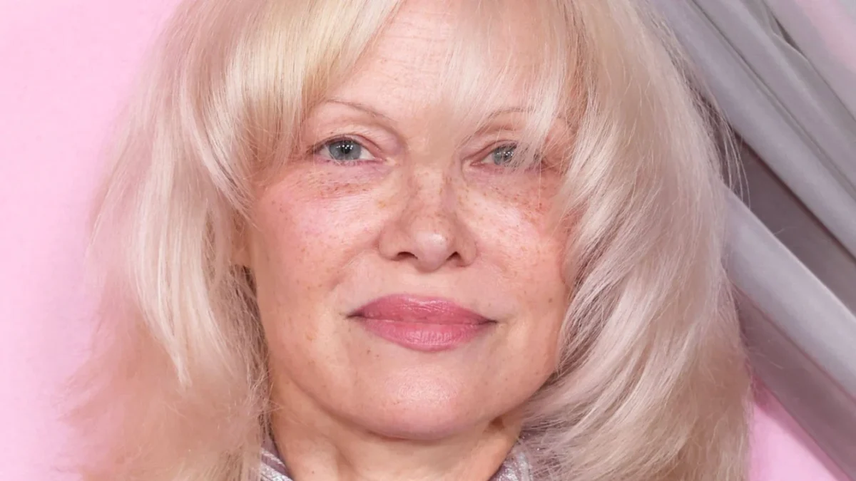 Pamela Anderson la 58 de ani dezvăluie secretul noului său look natural