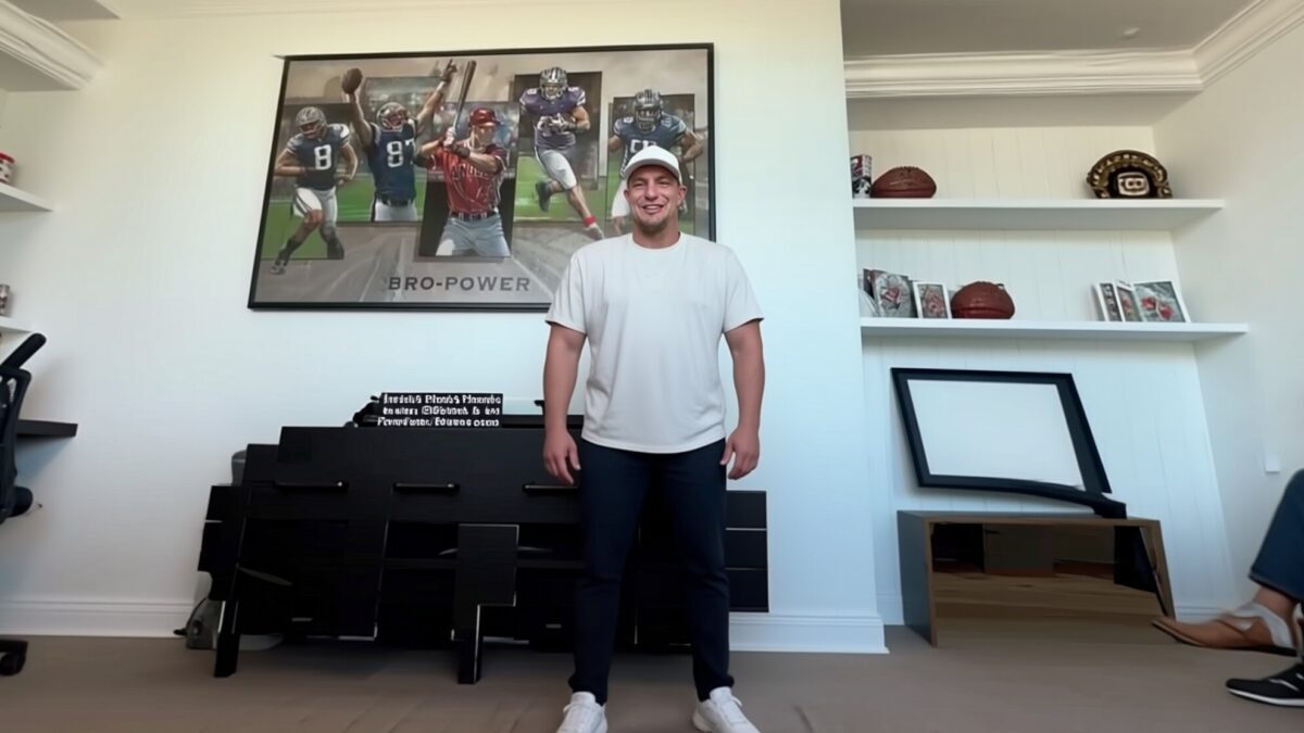Rob Gronkowski îl sfătuiește pe Tom Brady – „Tratează întâlnirile ca pe fotbal”