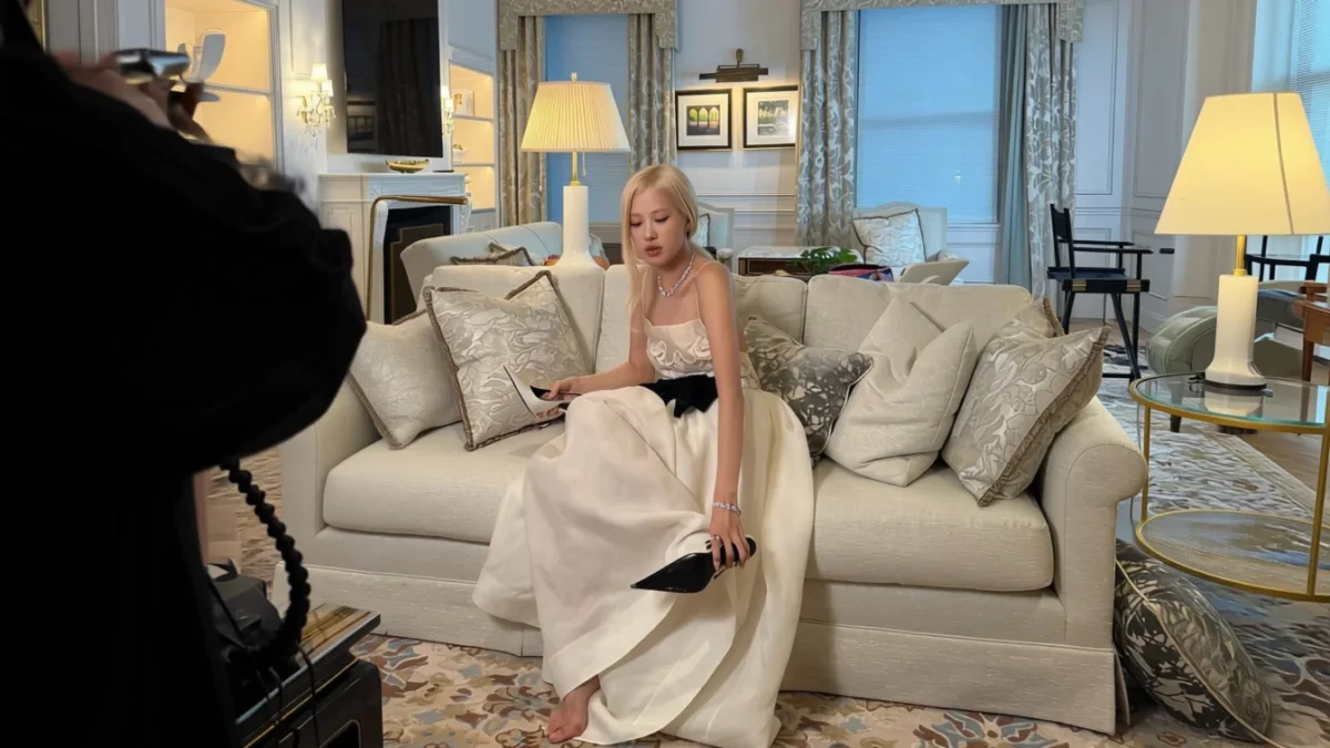 Rosé de la Blackpink poartă safire de 6,18 carate la gala Tiffany & Co.