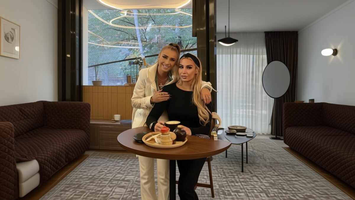 Sarah Dumitrescu afișează o nouă imagine la aproape 26 de ani