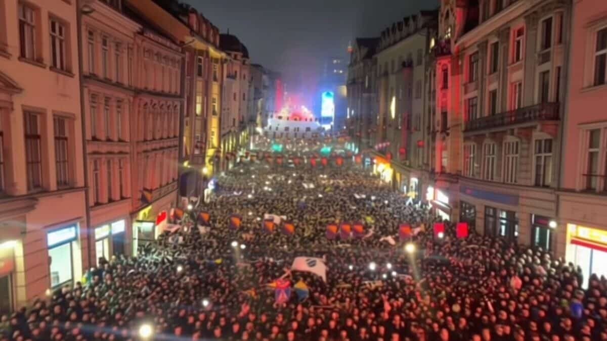 Peste 100.000 de fani au sărbătorit la Sarajevo calificarea Bosniei la Mondial