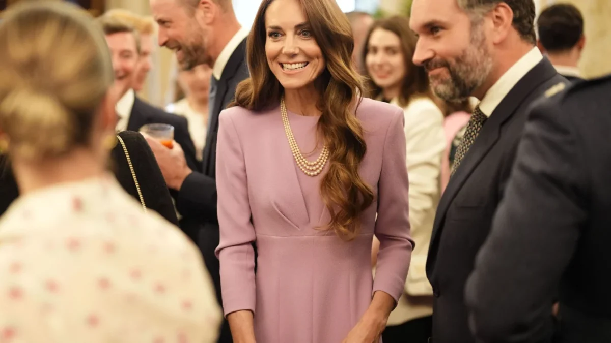 Kate Middleton o onorează pe Regina Elisabeta cu bijuterii din 1947