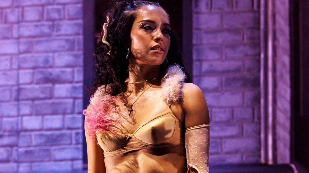 KATSEYE Daniela Avanzini 2026 debutează la Coachella cu un design îndrăzneț