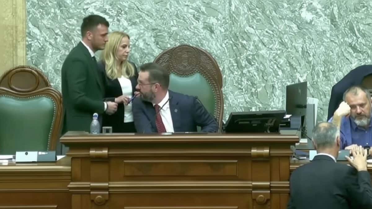 Legea Dragomir trece în Senat cu 64 de voturi după un scandal uriaș