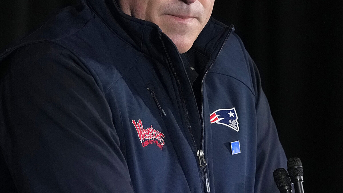 New England Patriots îl apără pe Mike Vrabel după scandalul foto de acum 6 ani