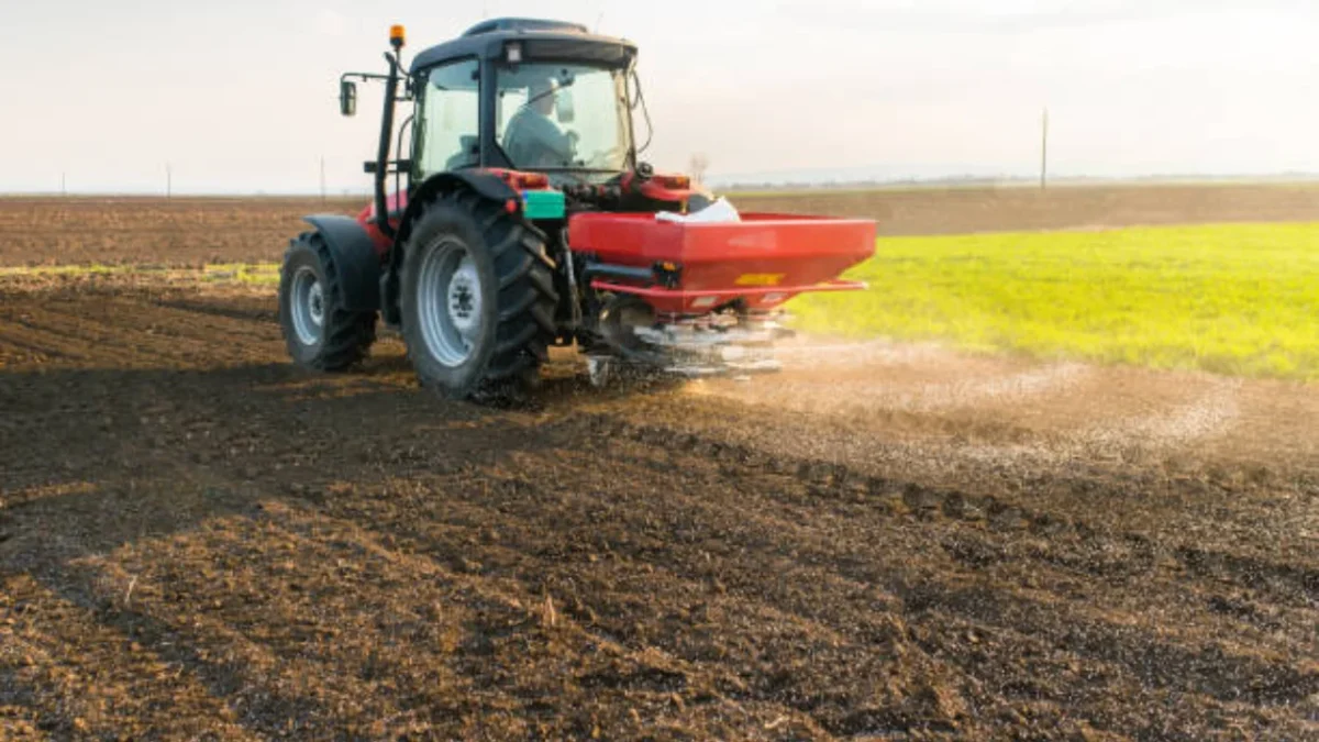 Prețul îngrășămintelor explodează la 800 de euro din cauza unei taxe pe carbon