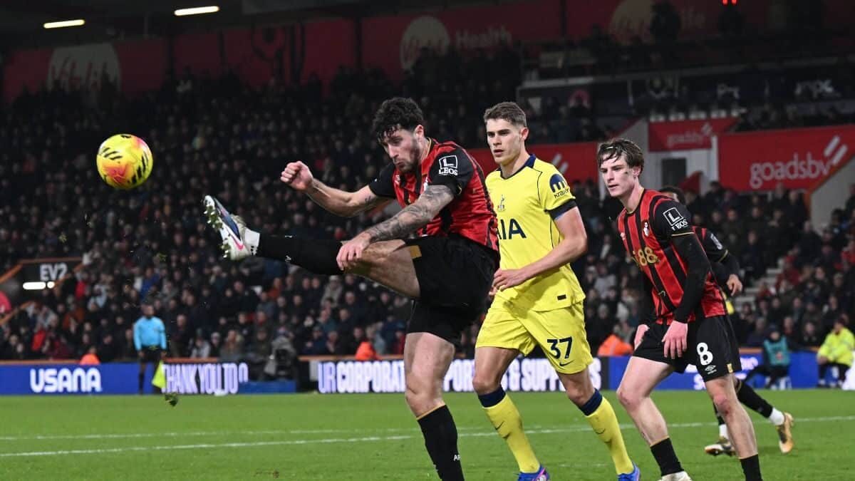 Tottenham aduce un fundaș de 22 de milioane de euro și complică viitorul lui Drăgușin