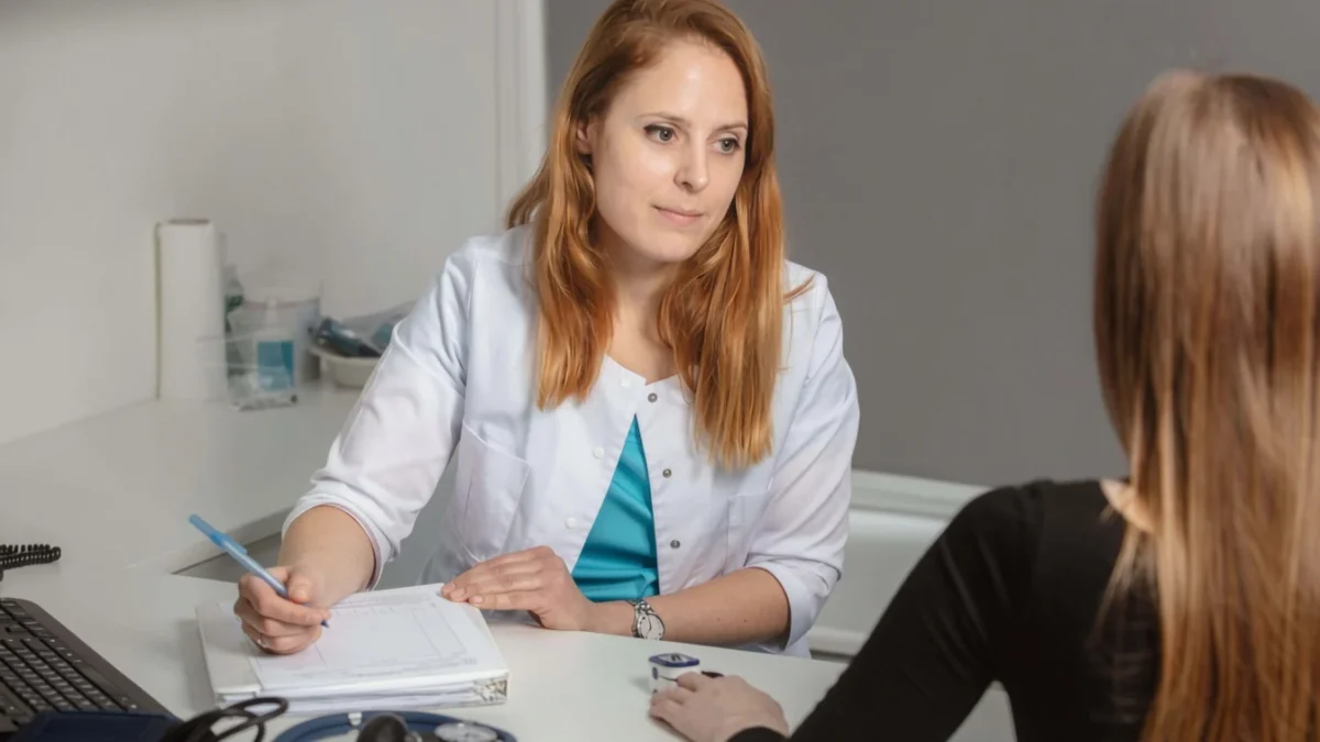 Un medic explică 5 semne de boală pe care nicio femeie nu ar trebui să le ignore