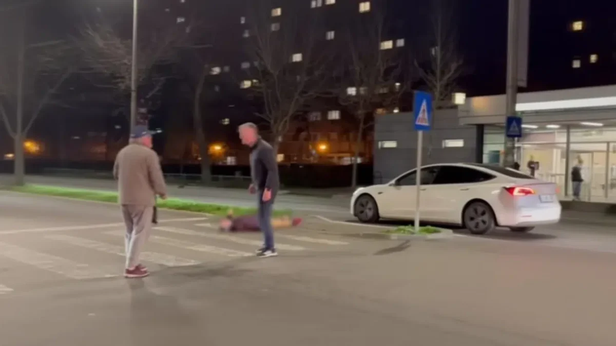 Șofer de Tesla acuzat că a lăsat un pensionar inconștient pe o trecere de pietoni