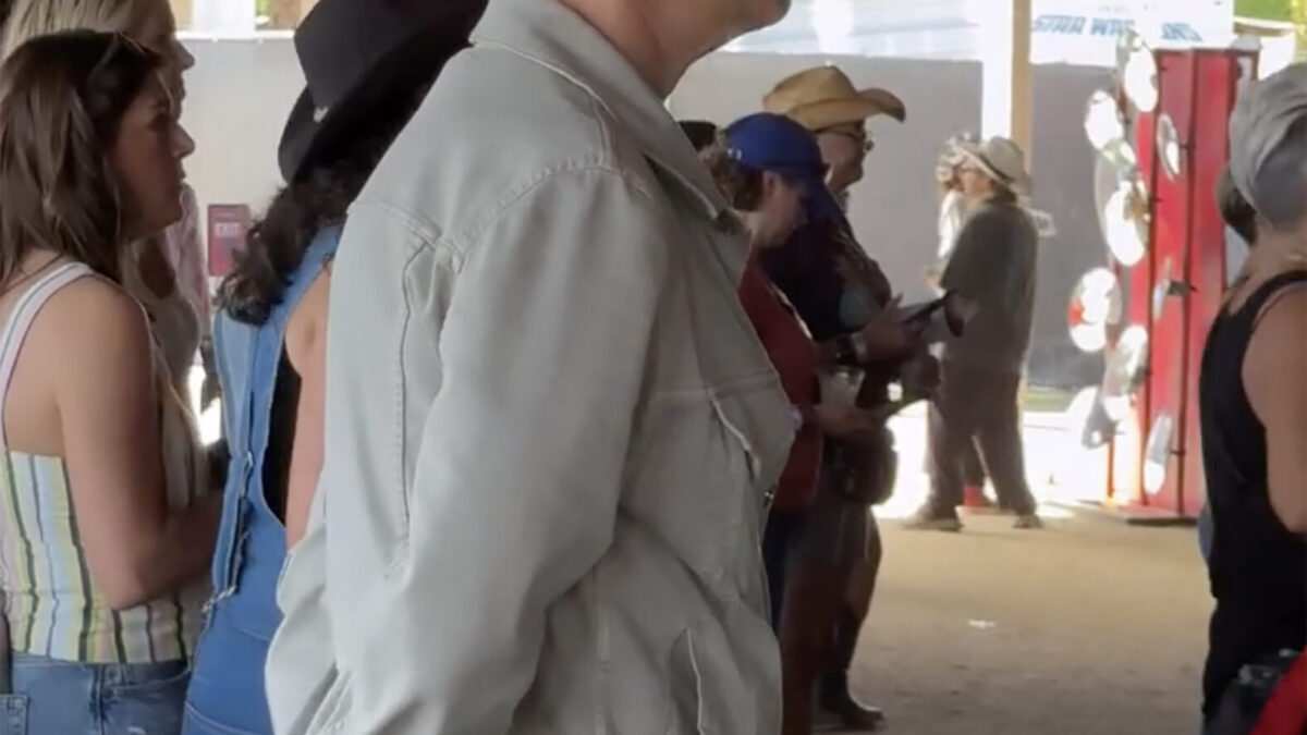 Toyota atrage vedete la Stagecoach 2026 Tom Hanks surprins la 69 de ani