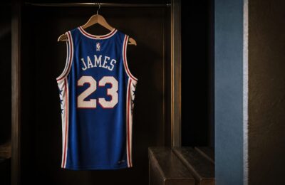 LeBron James a semnat cu Philadelphia 76ers pe doi ani pentru 8.000.000 de dolari