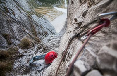 O alpinistă de 36 de ani a murit în Bucegi după o cădere de aproximativ 40 de metri
